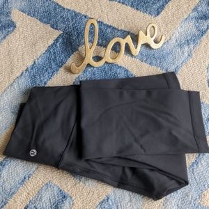 Lululemon size 6 cropped black high waist legging